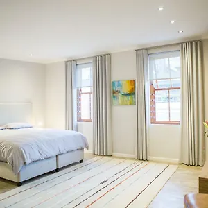 Stunning House In Bo Kaap Cape Town